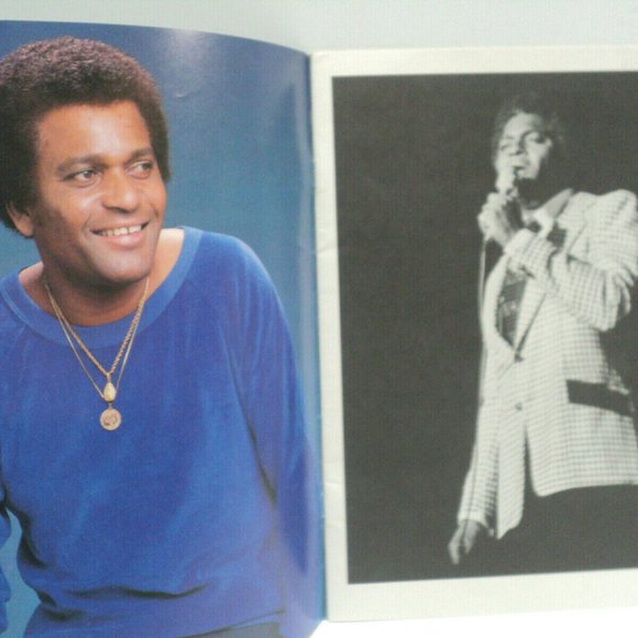 Charley Pride SIGNED Souvenir Book 20 Pages Rare - Picture 3 of 6